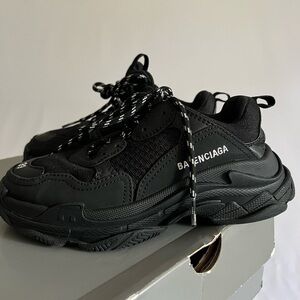 KIDS - TRIPLE S SNEAKER IN BLACK